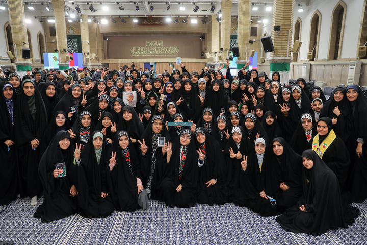 دیدار دانش‌آموزان و دانشجویان