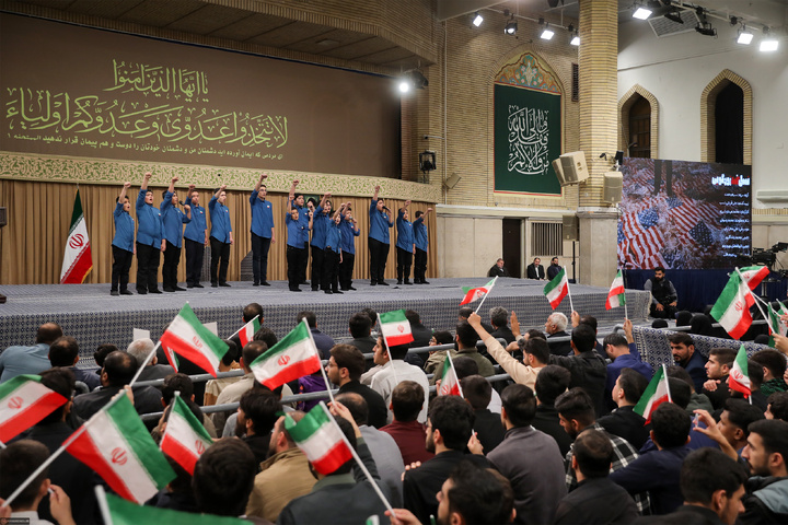 دیدار دانش‌آموزان و دانشجویان