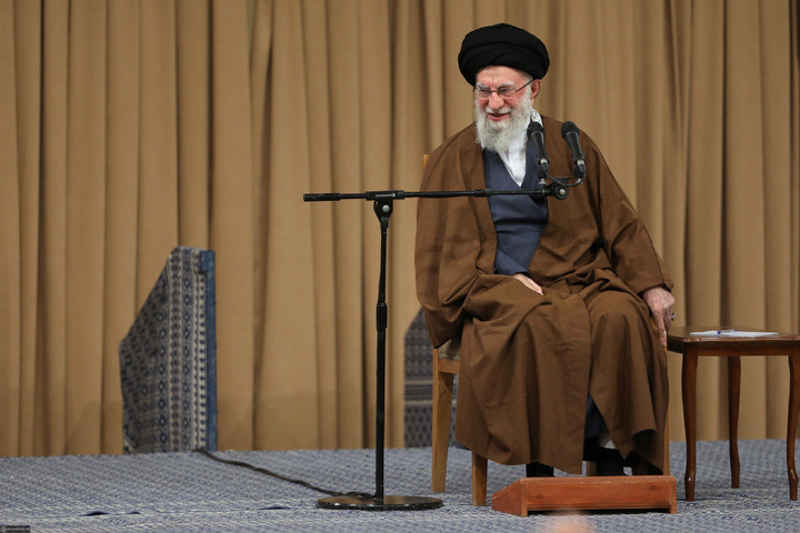 دیدار دانش‌آموزان و دانشجویان