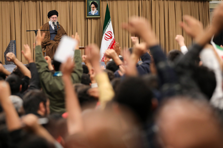 دیدار دانش‌آموزان و دانشجویان