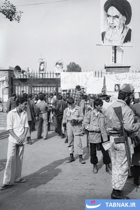 پنجره‌ای به گذشته؛ روز تحقیر استکبار