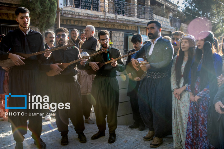 جشن «خاونکار» و نغمه تنبور روستای «توت‌شامی»