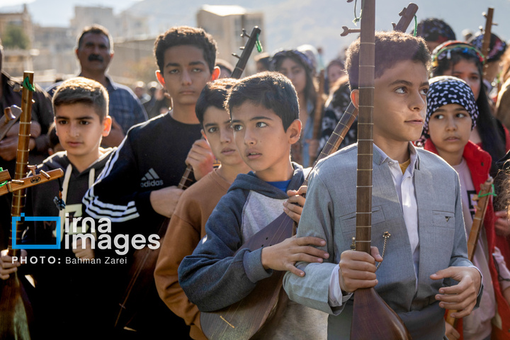 جشن «خاونکار» و نغمه تنبور روستای «توت‌شامی»