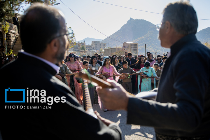 جشن «خاونکار» و نغمه تنبور روستای «توت‌شامی»