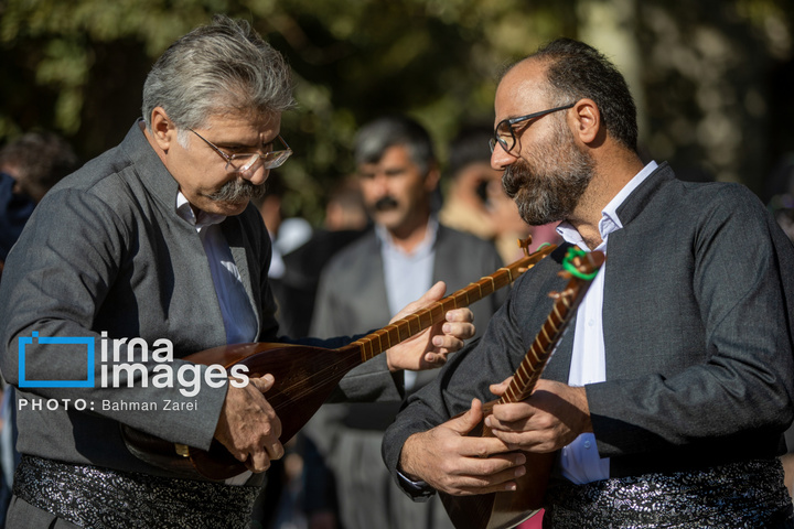 جشن «خاونکار» و نغمه تنبور روستای «توت‌شامی»