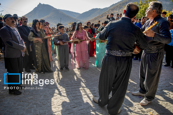 جشن «خاونکار» و نغمه تنبور روستای «توت‌شامی»
