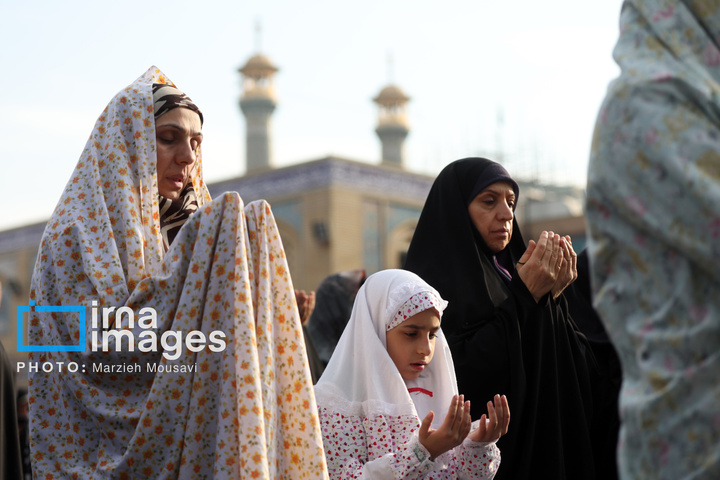 اقامه نماز باران - حرم حضرت عبدالعظیم حسنی علیه السلام