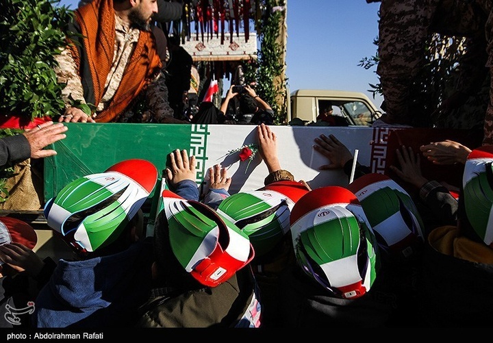 مراسم استقبال از هشت شهید گمنام دوران دفاع مقدس در همدان