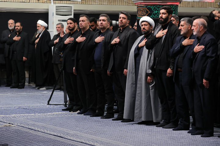 اولین شب مراسم عزاداری ایام شهادت حضرت فاطمةالزهرا سلام‌الله‌علیها در حسینیه امام خمینی(ره)