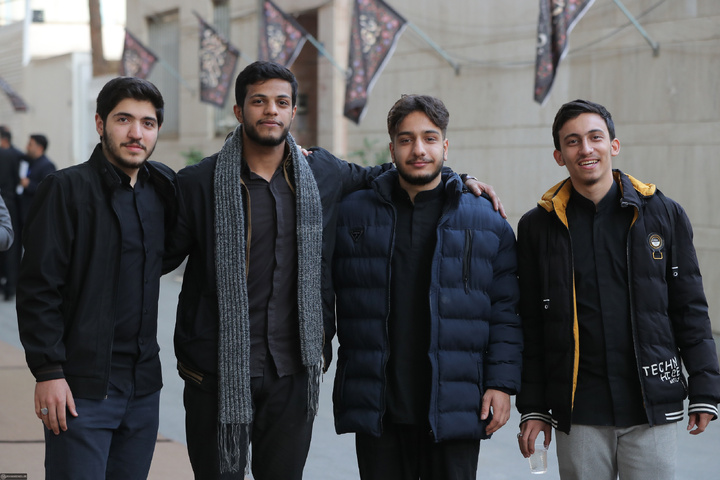 اولین شب مراسم عزاداری ایام شهادت حضرت فاطمةالزهرا سلام‌الله‌علیها در حسینیه امام خمینی(ره)