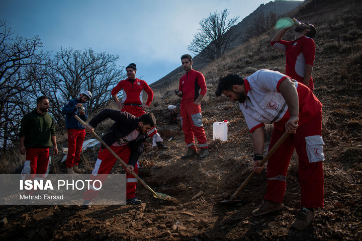 عملیات مهار آتش‌سوزی مناطق کوهستانی روستاهای دلیر و الیت