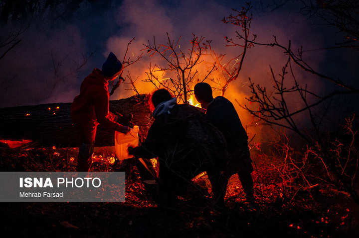 عملیات مهار آتش‌سوزی مناطق کوهستانی روستاهای دلیر و الیت