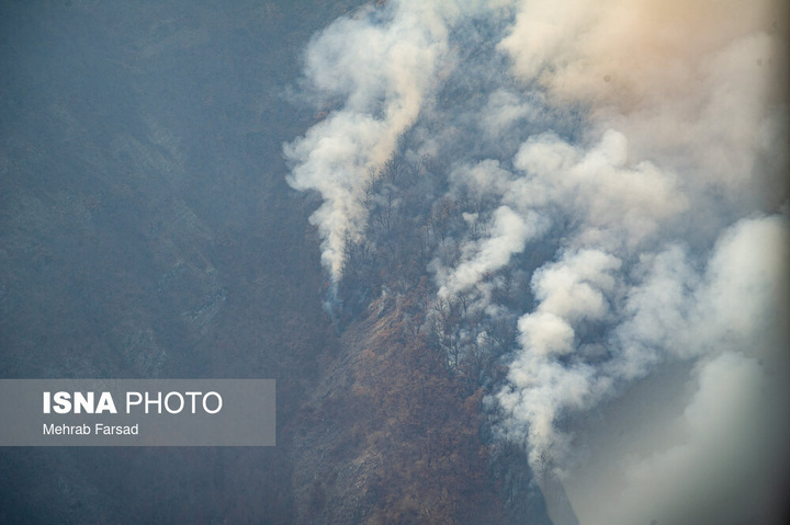 عملیات مهار آتش‌سوزی مناطق کوهستانی روستاهای دلیر و الیت
