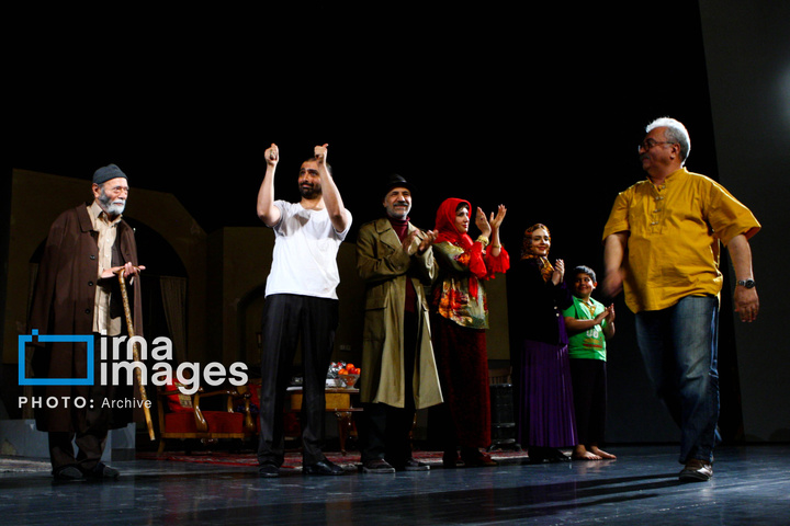 چند عکس از زندگی هادی مرزبان