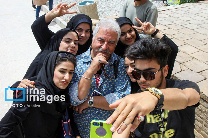 چند عکس از زندگی هادی مرزبان