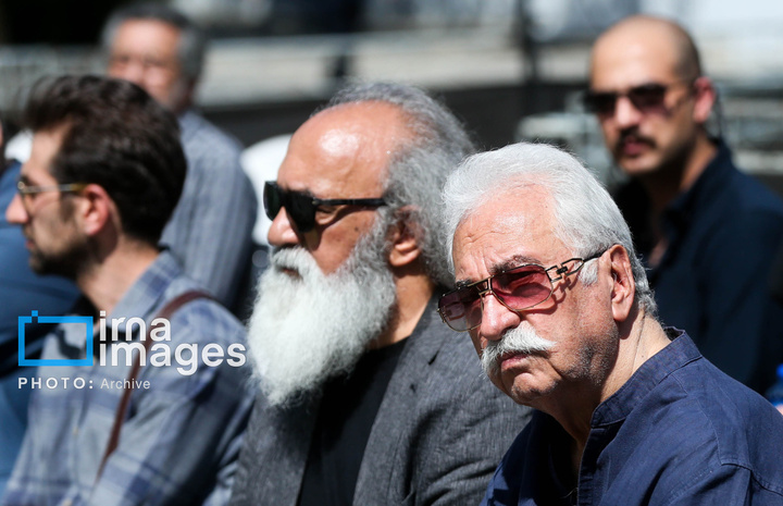 چند عکس از زندگی هادی مرزبان