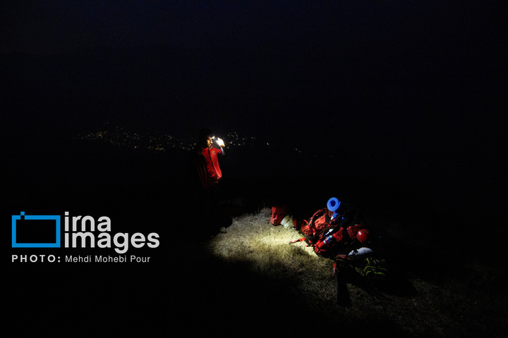 مهار آتش‌سوزی جنگل الیت