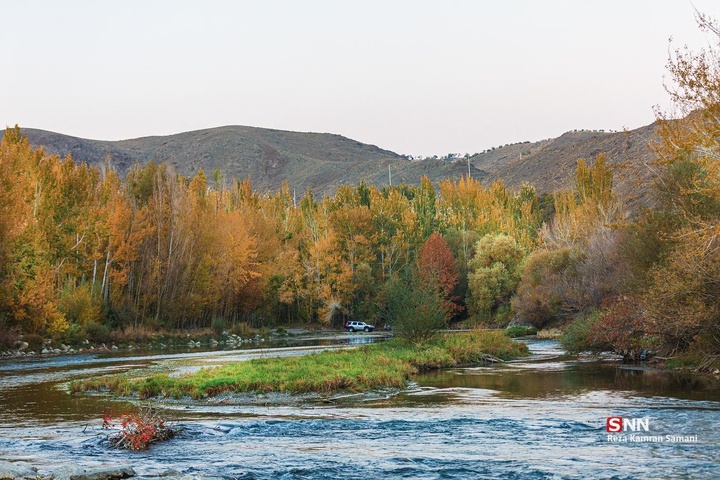 طبیعت پاییزی حاشیه زاینده رود در شهرستان سامان