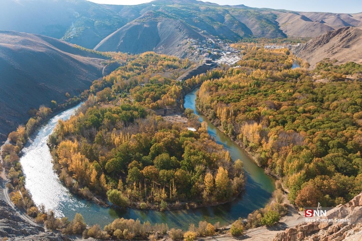 طبیعت پاییزی حاشیه زاینده رود در شهرستان سامان