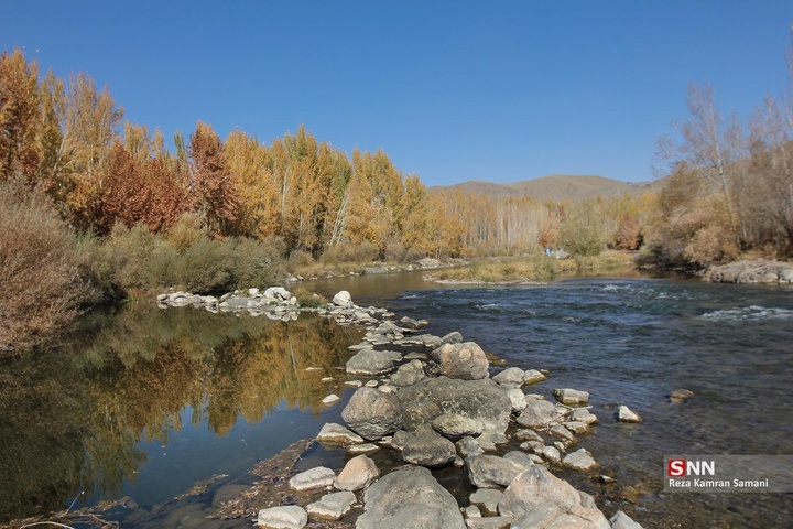 طبیعت پاییزی حاشیه زاینده رود در شهرستان سامان