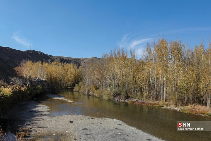 طبیعت پاییزی حاشیه زاینده رود در شهرستان سامان