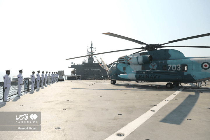 رونمایی و الحاق ناوشکن و پایگاه شناوری جدید به نیروی دریایی ارتش