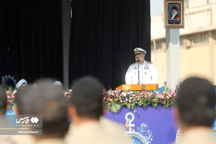 رونمایی و الحاق ناوشکن و پایگاه شناوری جدید به نیروی دریایی ارتش