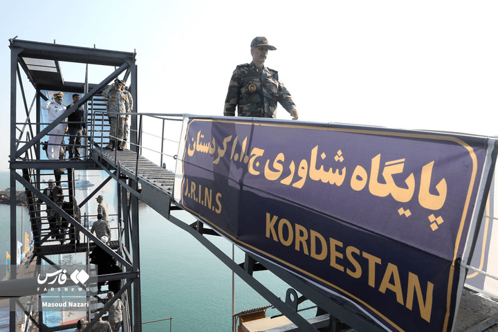 رونمایی و الحاق ناوشکن و پایگاه شناوری جدید به نیروی دریایی ارتش