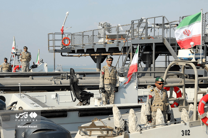 رونمایی و الحاق ناوشکن و پایگاه شناوری جدید به نیروی دریایی ارتش