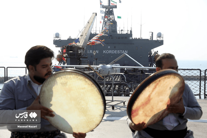 رونمایی و الحاق ناوشکن و پایگاه شناوری جدید به نیروی دریایی ارتش