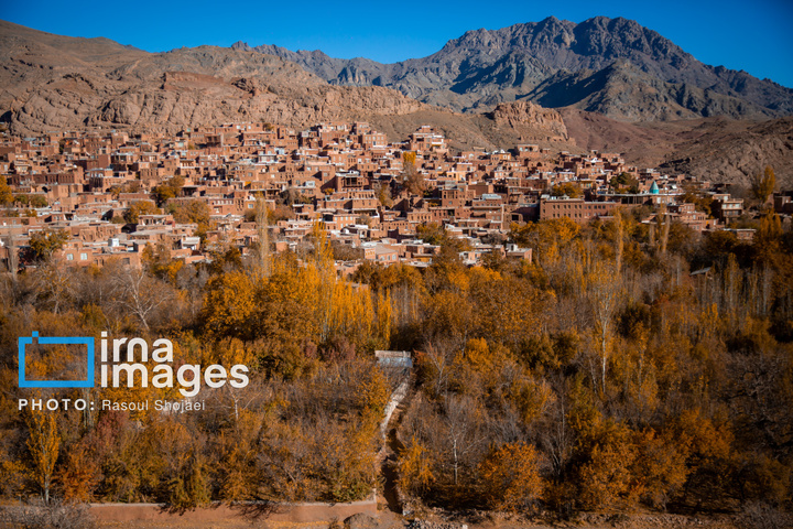 پاییز بی‌عابر ابیانه