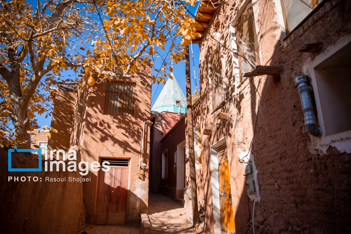 پاییز بی‌عابر ابیانه