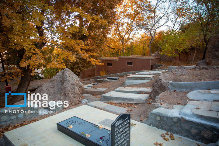 پاییز بی‌عابر ابیانه