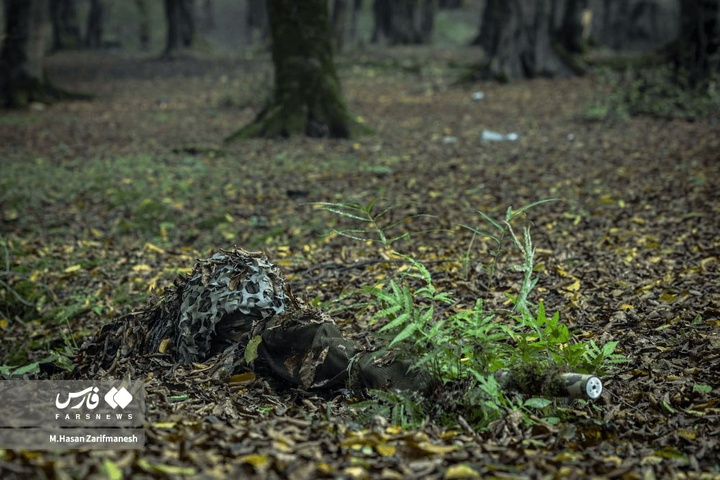 تمرین تخصصی رزم در جنگل توسط یگان ویژۀ فاتحین