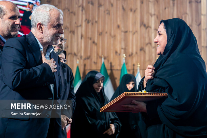 تجلیل از مادران و همسران شهدای جنگ ۱۲ روزه