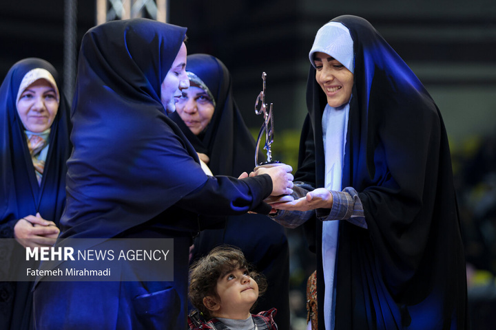 جشن بزرگ ایران بانو