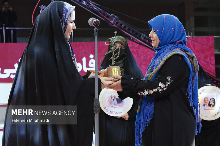 جشن بزرگ ایران بانو