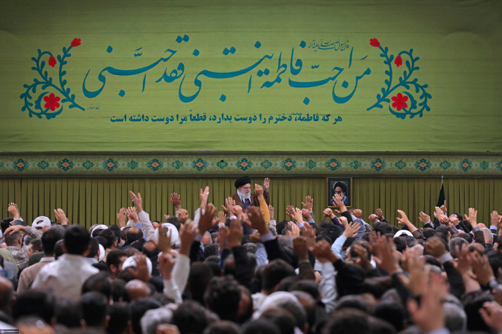 مراسم جشن میلاد حضرت زهرا سلام‌الله‌علیها در حسینیه امام خمینی(ره) با حضور رهبر انقلاب