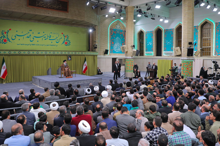 مراسم جشن میلاد حضرت زهرا سلام‌الله‌علیها در حسینیه امام خمینی(ره) با حضور رهبر انقلاب