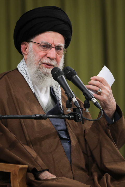 مراسم جشن میلاد حضرت زهرا سلام‌الله‌علیها در حسینیه امام خمینی(ره) با حضور رهبر انقلاب