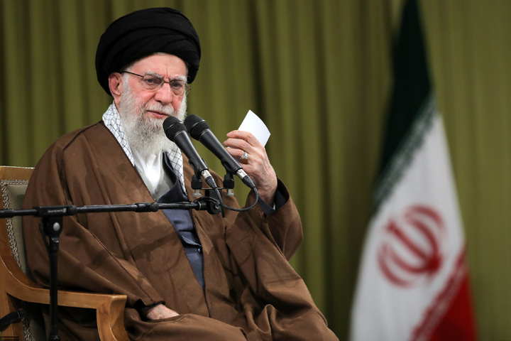 مراسم جشن میلاد حضرت زهرا سلام‌الله‌علیها در حسینیه امام خمینی(ره) با حضور رهبر انقلاب