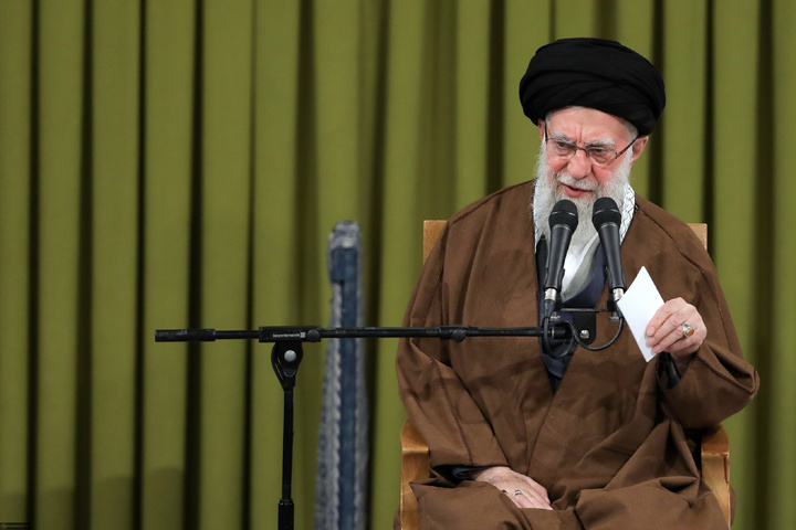 مراسم جشن میلاد حضرت زهرا سلام‌الله‌علیها در حسینیه امام خمینی(ره) با حضور رهبر انقلاب