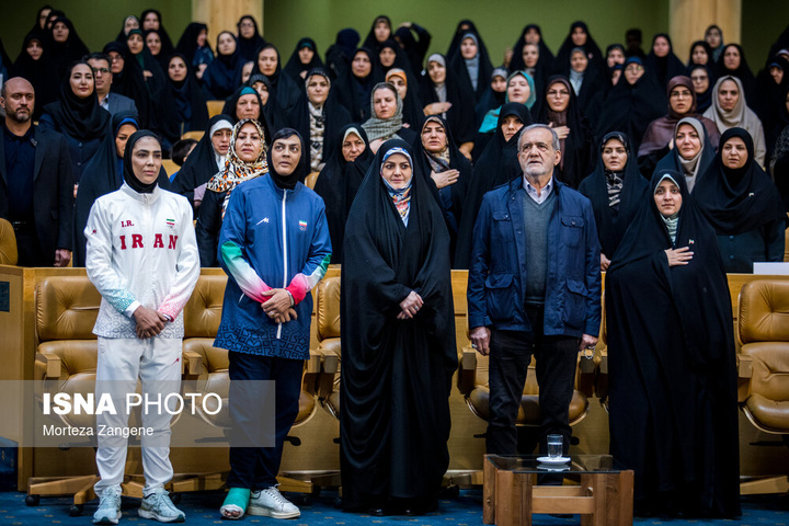 آیین گرامیداشت «روز زن و مقام مادر»