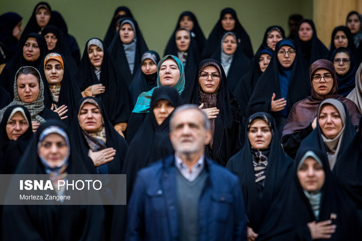 آیین گرامیداشت «روز زن و مقام مادر»