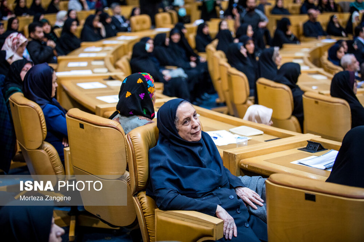 آیین گرامیداشت «روز زن و مقام مادر»