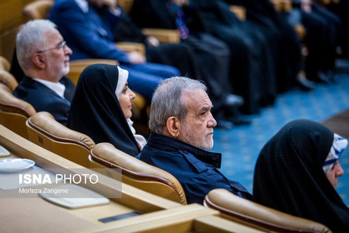 آیین گرامیداشت «روز زن و مقام مادر»