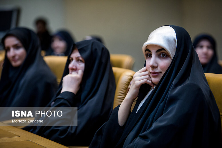 آیین گرامیداشت «روز زن و مقام مادر»