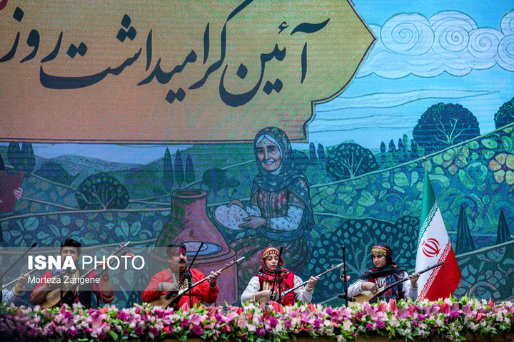 آیین گرامیداشت «روز زن و مقام مادر»