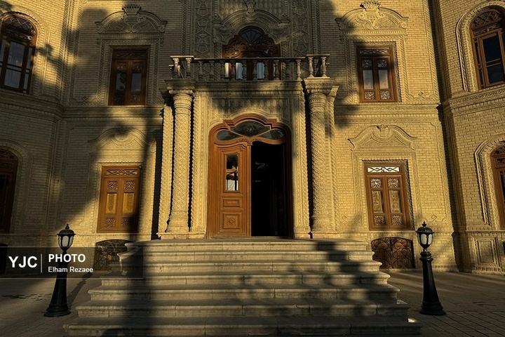 موزهٔ آبگینه و سفالینه‌های ایران