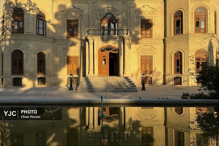 موزهٔ آبگینه و سفالینه‌های ایران